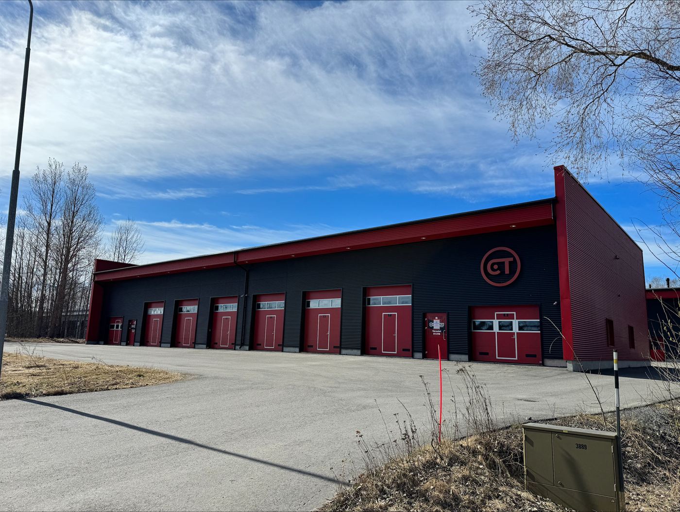 Rakennus ulkoa — Varastokeidas Hiltusenkaarre 3 Oulu